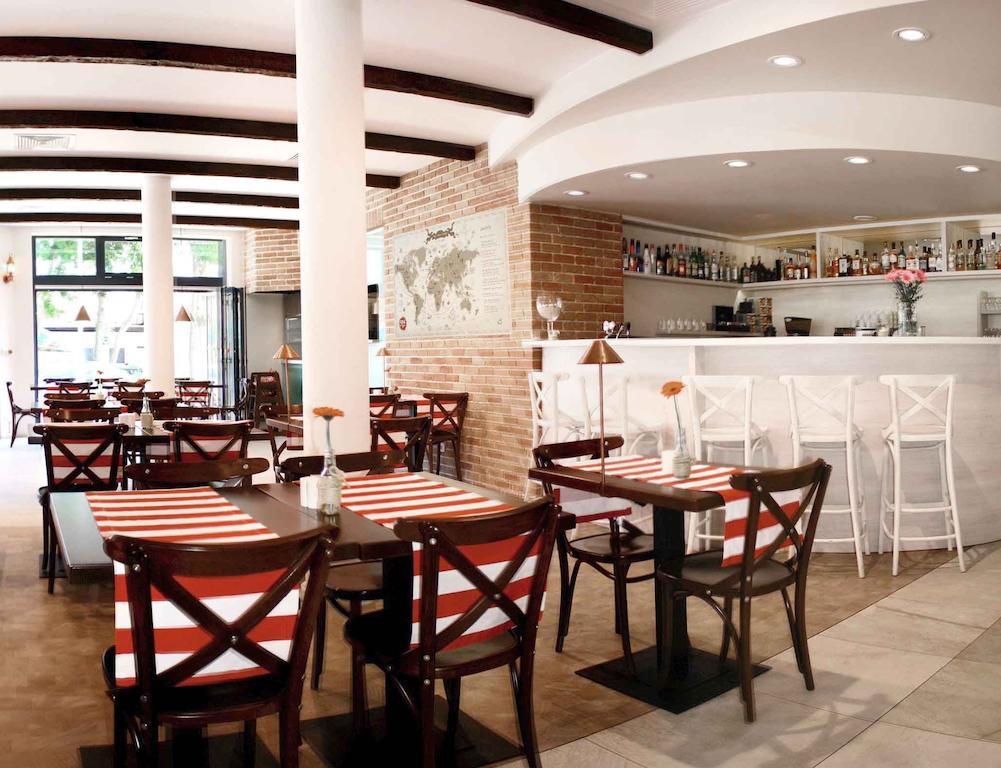 Apartamenty Mesa Grill Restaurant Cafe Dzwirzyno Exterior photo